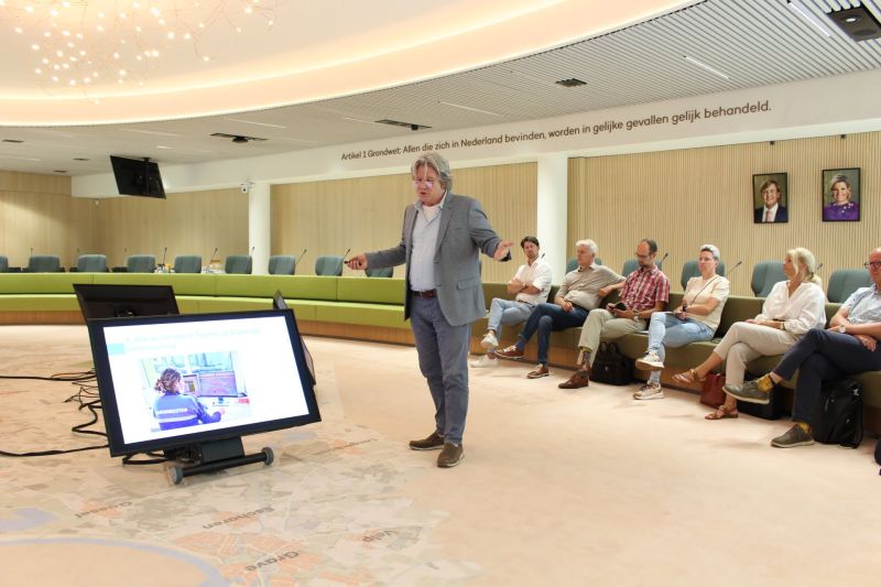 LinkedIn post over PortlinQ